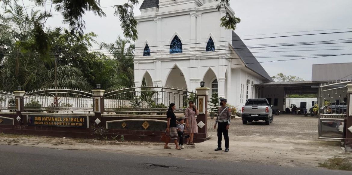 Sat Lantas Polres Batu Bara Patroli Pengamanan Disejumlah Gereja