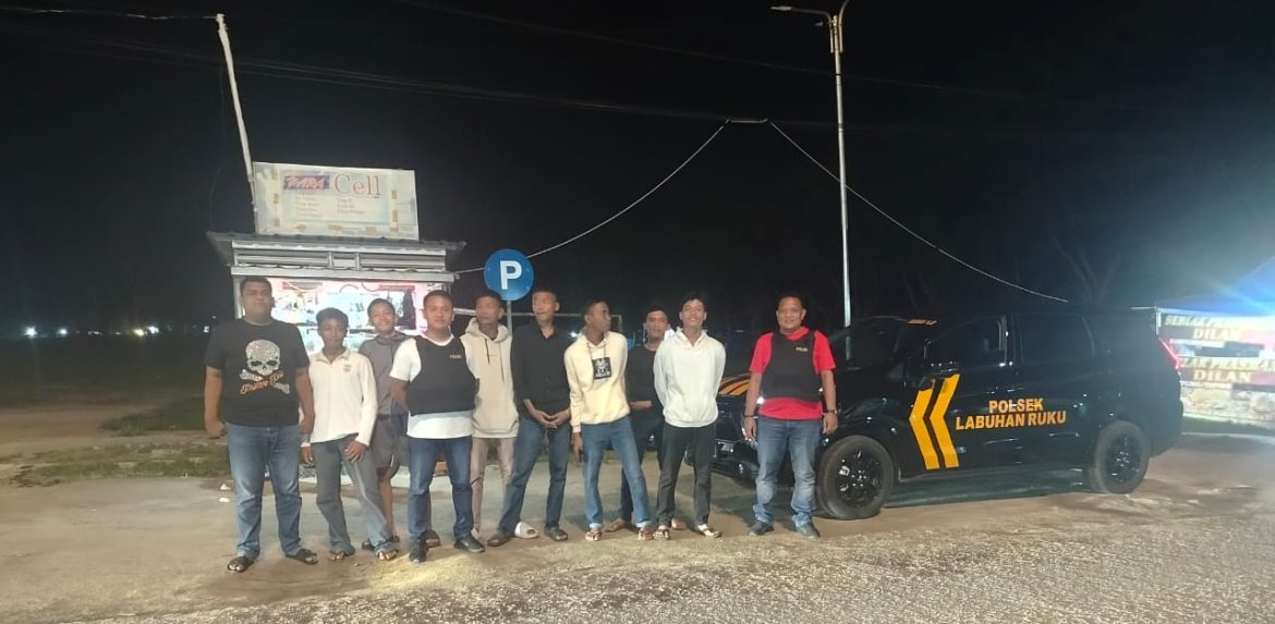 Patroli Polsek Labuhan Ruku Antisipasi Gangguan Kamtibmas