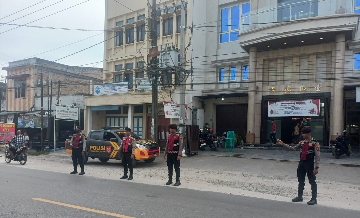 Sat Samapta Polres Batu Bara Pengamanan Donor Darah di Vihara Maitreya Pura