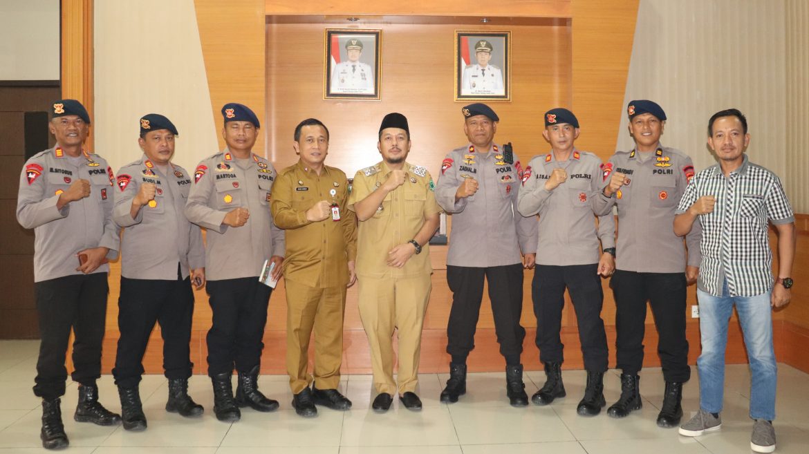 Danyon-C Sat Brimob Polda Sumut Didampingi PJU Berkunjung Ke Kantor Bupati Paluta