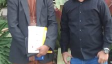 Advokat Tamrin Galingging,SH.,MH memegang surat kuasa beserta Suami korban
